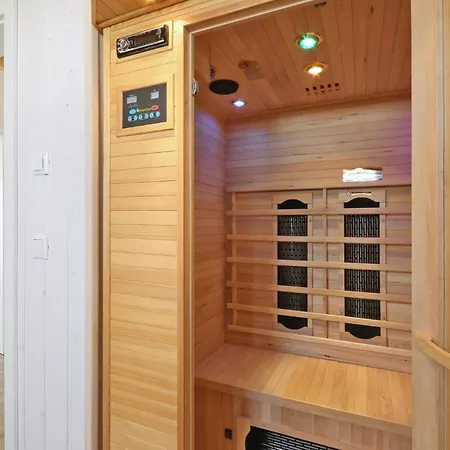 Awesome Home In Ostseeresort Olpenitz With Sauna 펜션