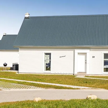 Dom wakacyjny Three-bedroom In Ostseeresort